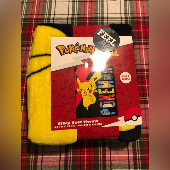 Pokémon throw blanket - Picture 1 of 2